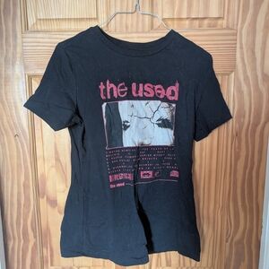 Hot Topic Black and Red Graphic Tee